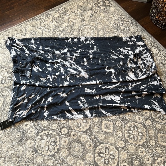 Large scarf - Picture 4 of 4